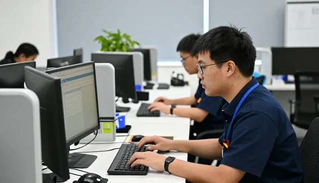高峰期运行中的内容包括软件应用趋势分析